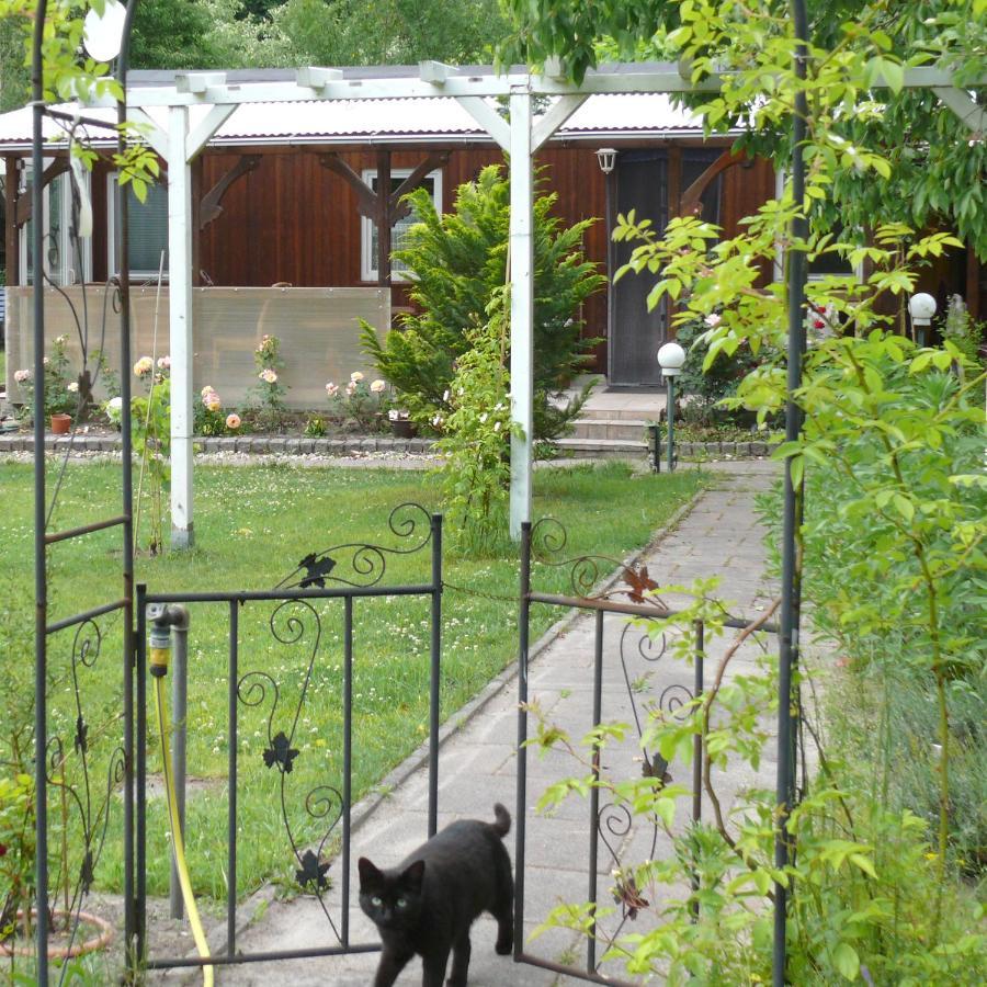 Bungalow Im Maerchengarten Krauschwitz Buitenkant foto